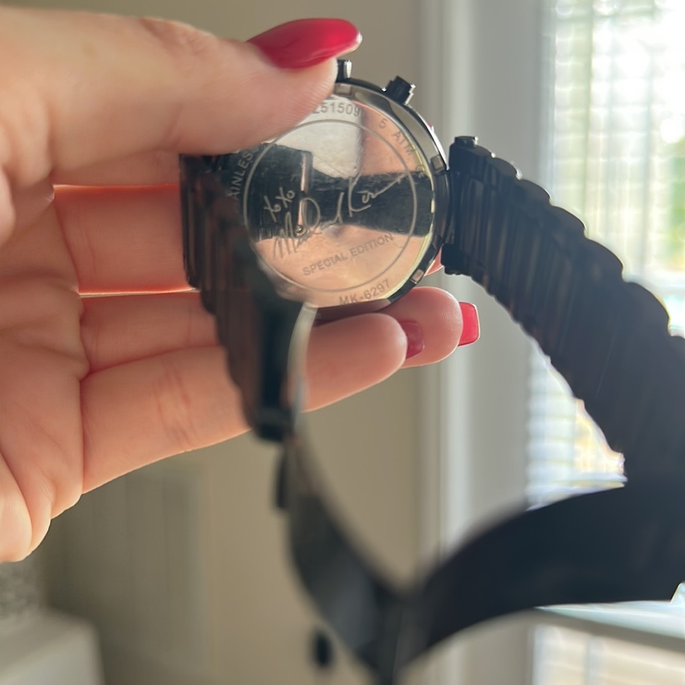 Black MK watch - Picture 5 of 5